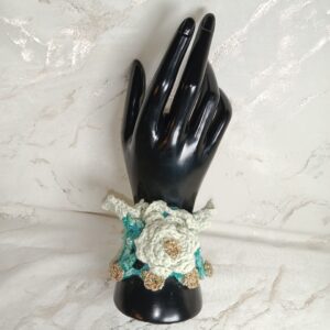 Manchette turquoise et dorée