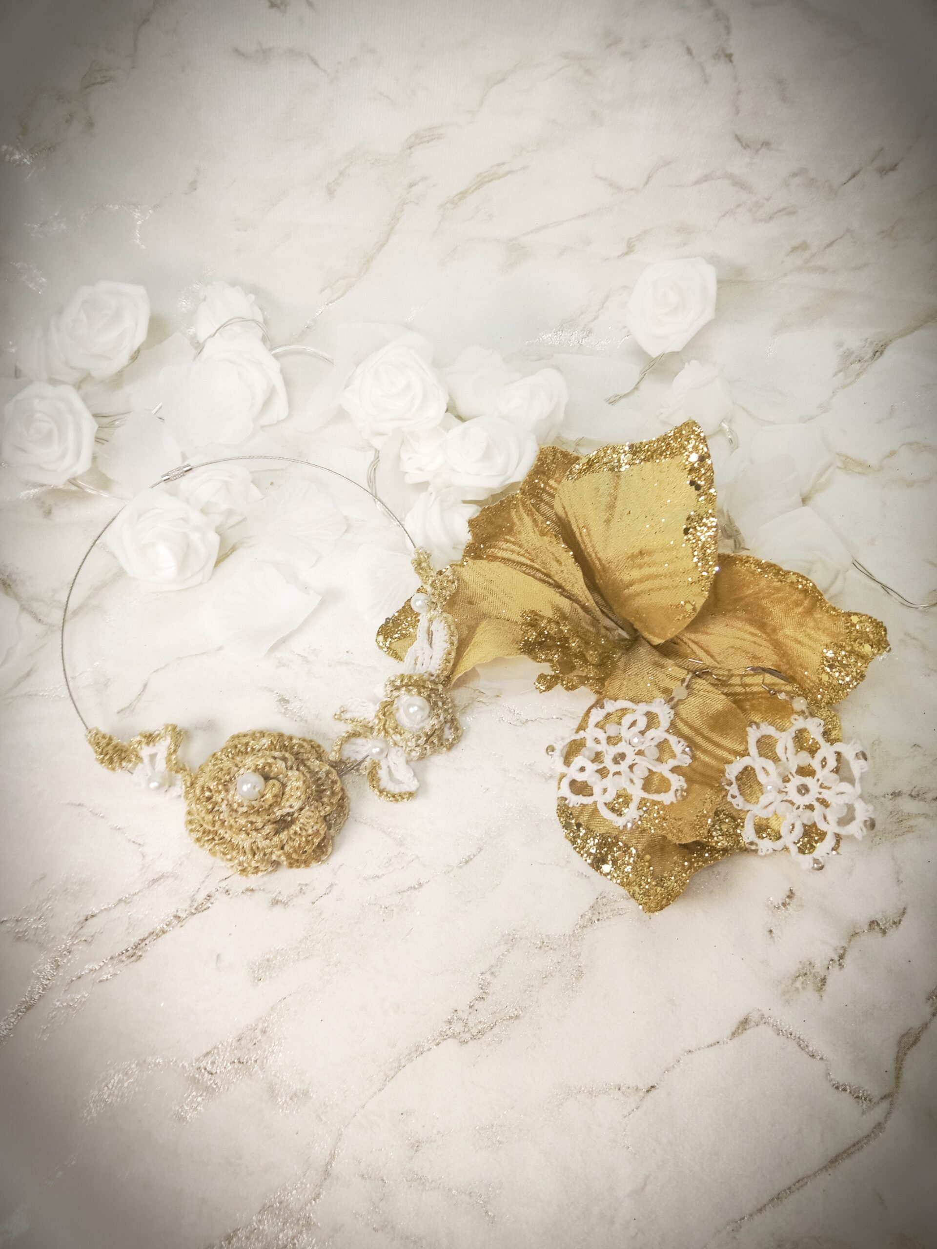 Collier mariée fleur dorée – Image 3