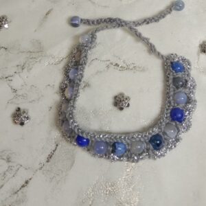 Bracelet argenté et ses perles en verre
