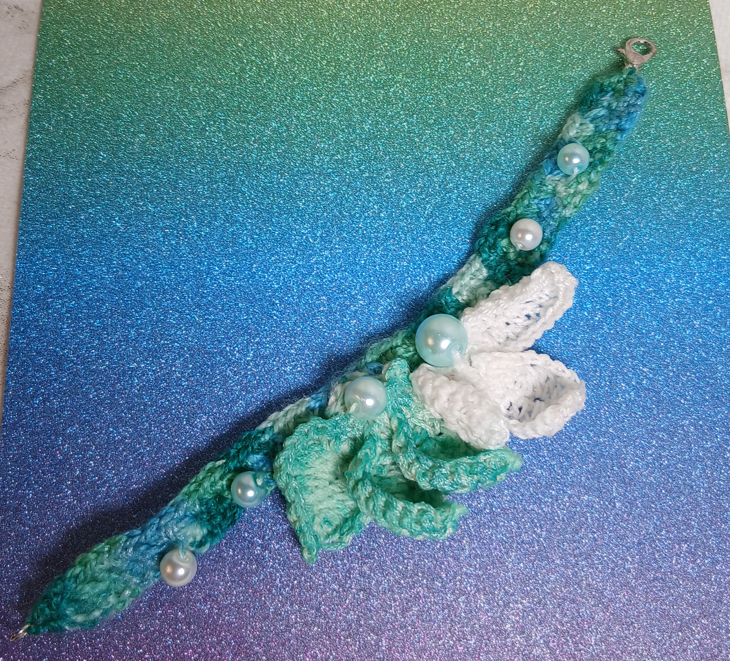 Bracelet fin turquoise en crochet