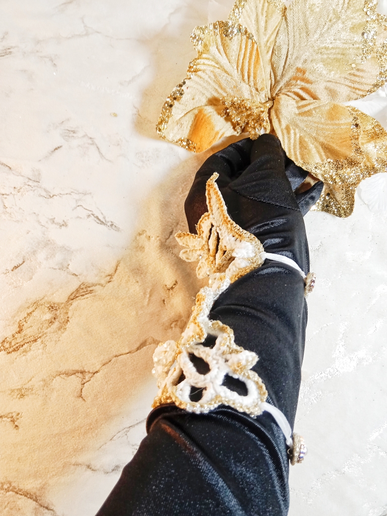 Brassard de mariage blanc et doré – Image 2