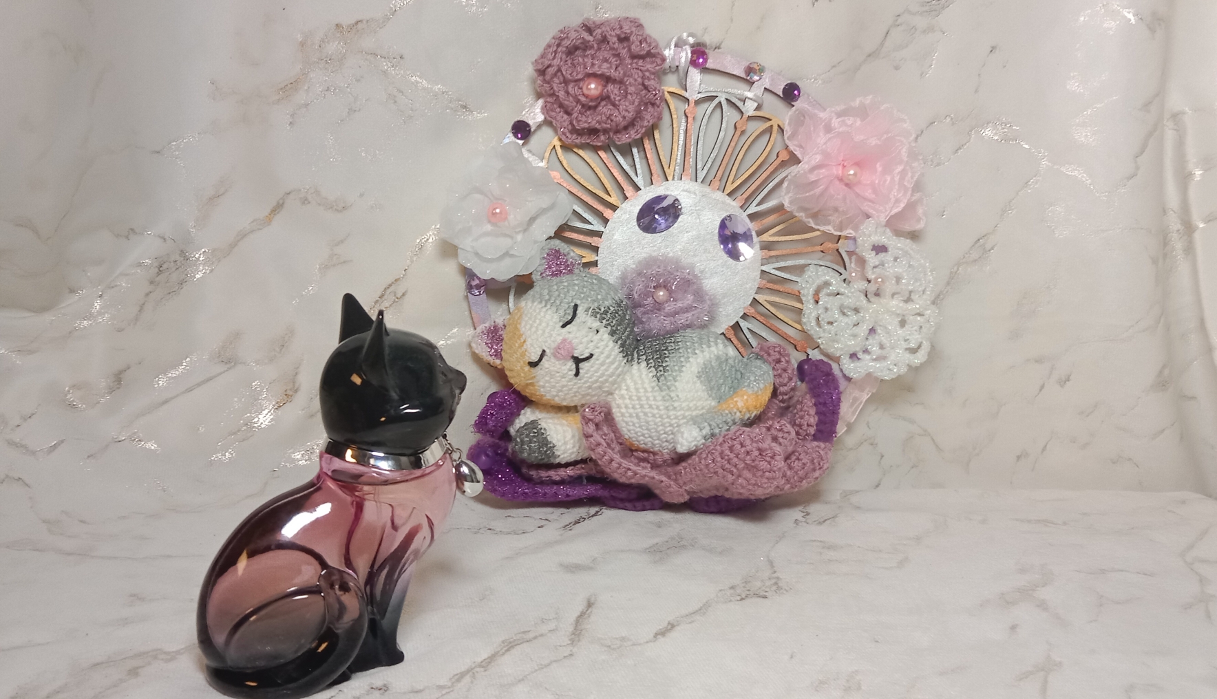 Décoration petit chat et fleurs